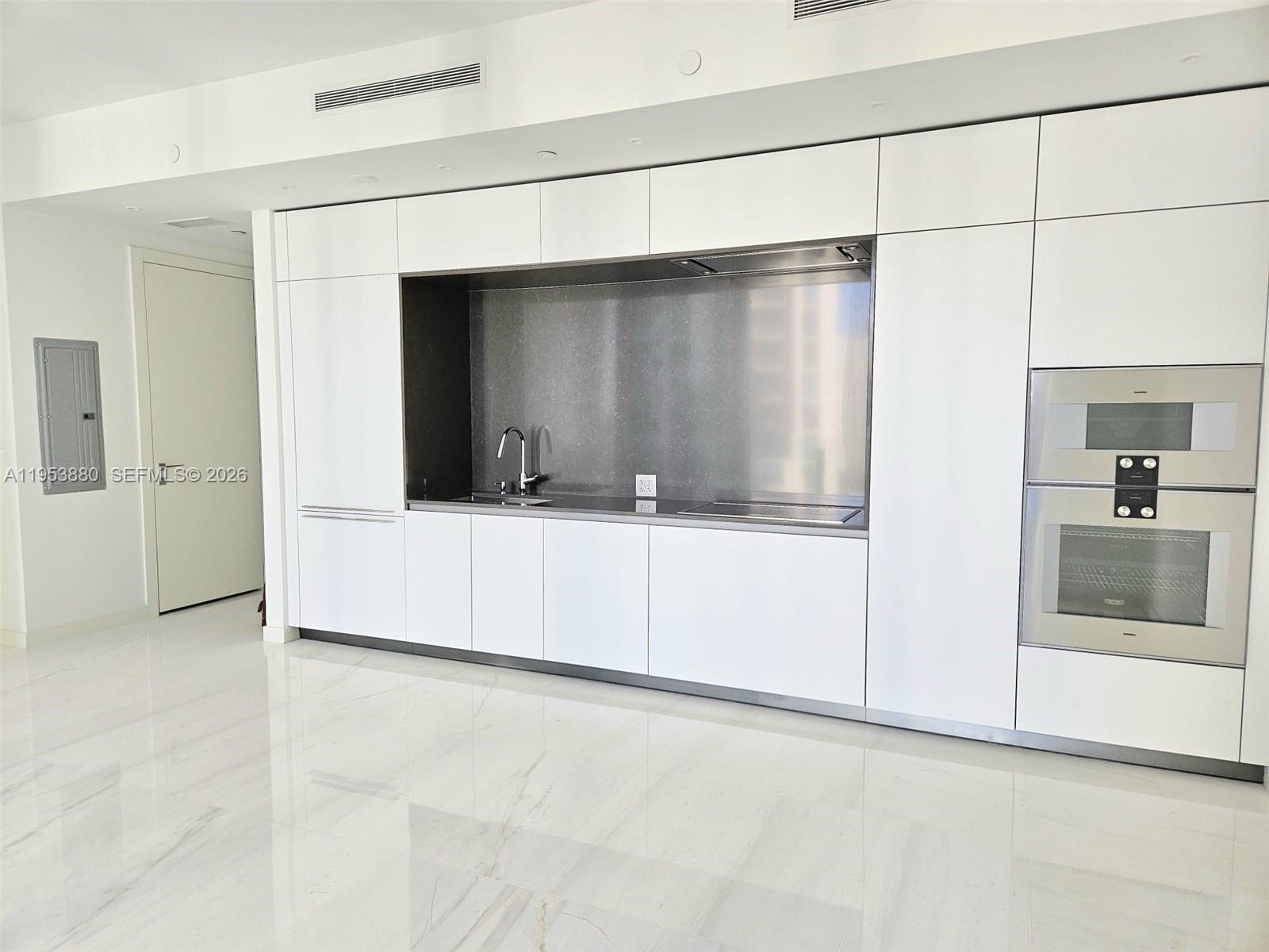 300 Biscayne Boulevard Way 2208W