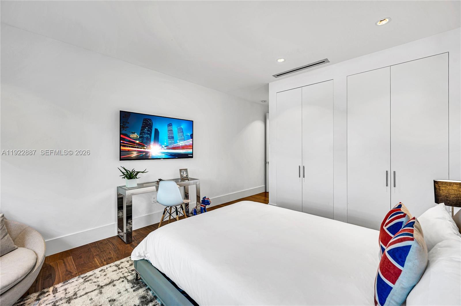 NORTH BAY ISLAND - Residential