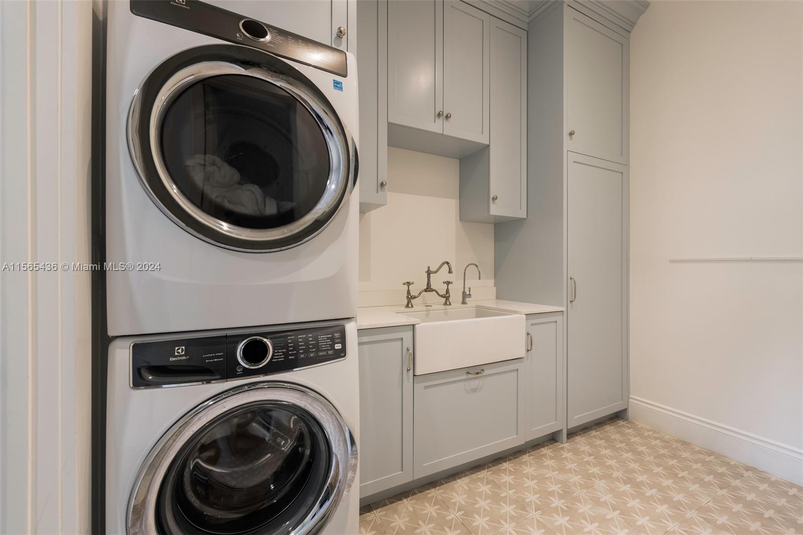 PALM MIAMI HEIGHTS REV - Residential