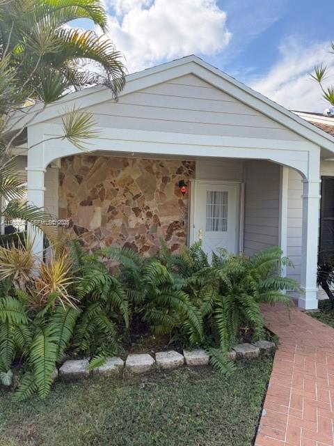 COUNTRY WALK TOWNHOUSES S - Residential Lease