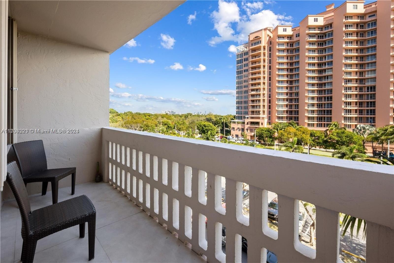 GABLES WATERWAY TOWERS CO - Residential