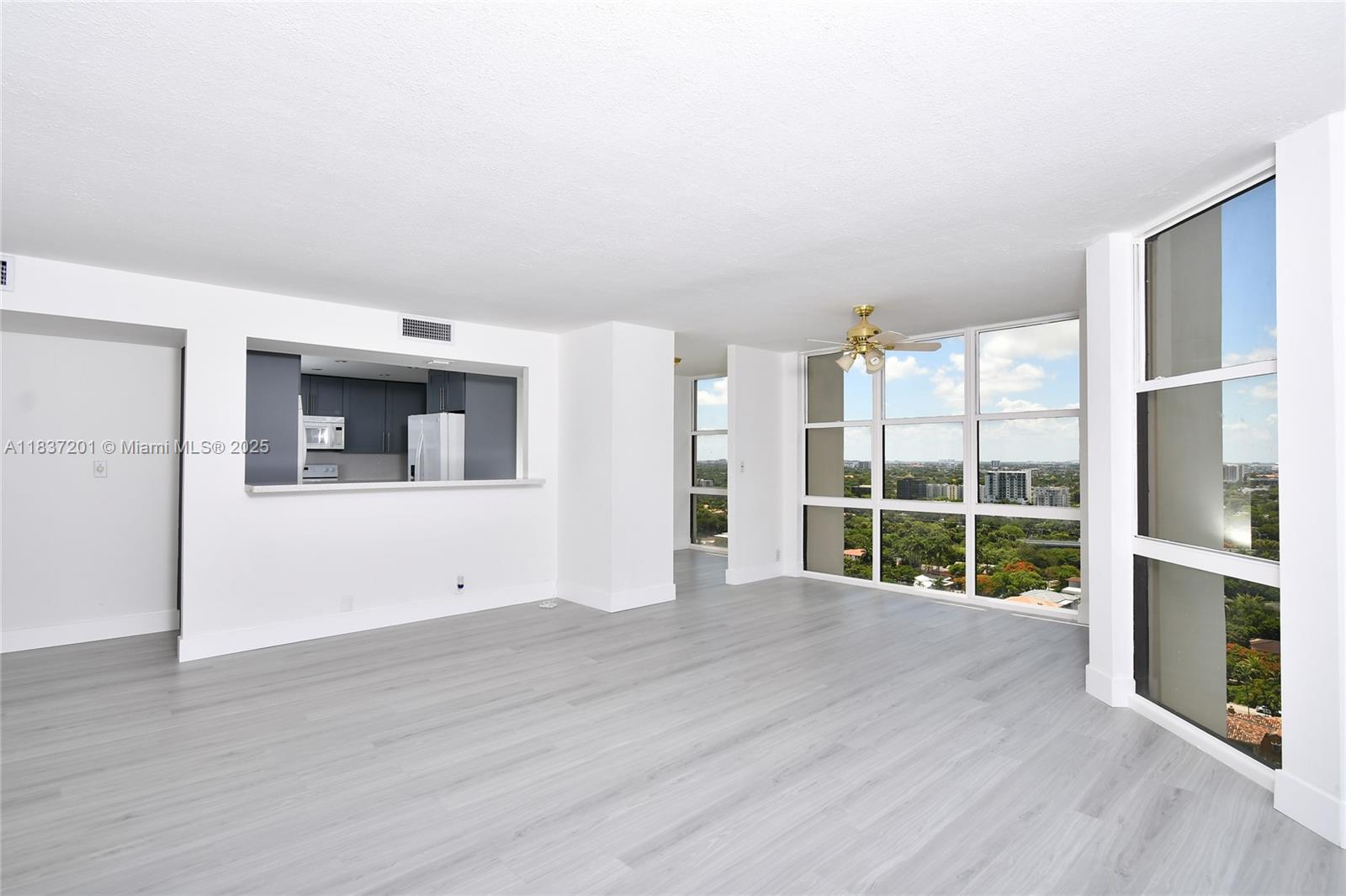 BRICKELL PLACE CONDO - Residential