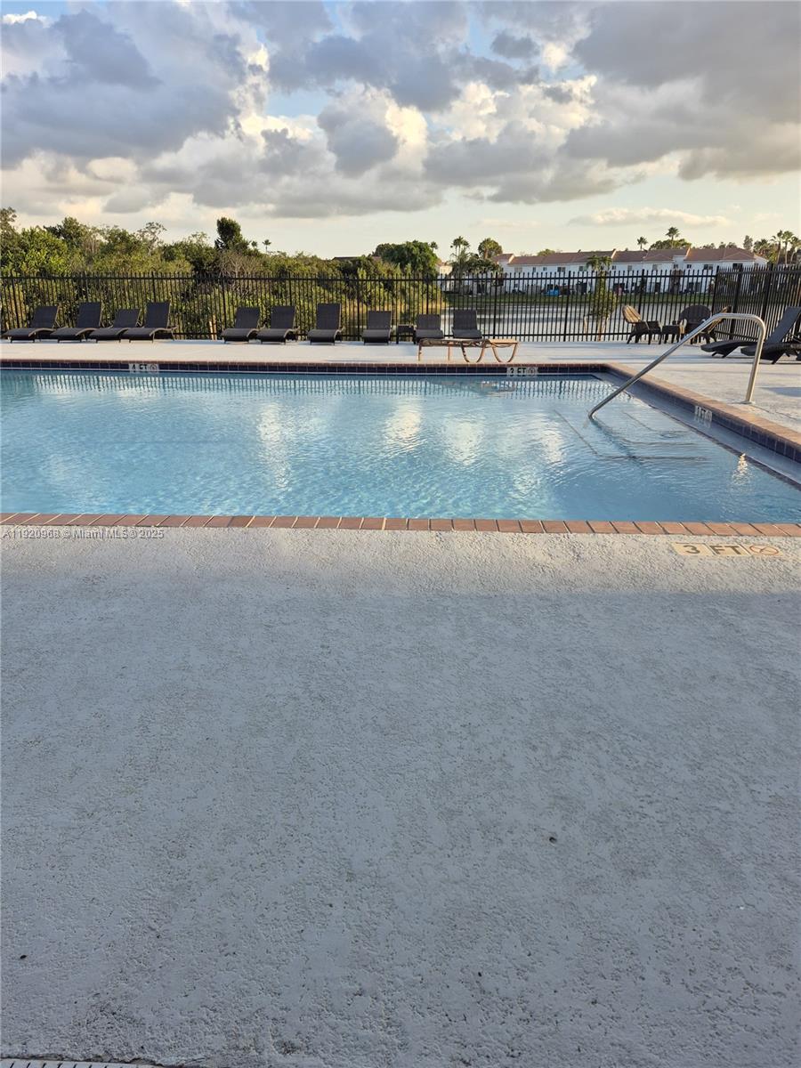 EMERALD LAKES - Residential Lease