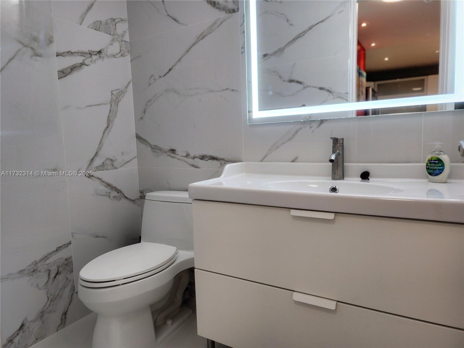 ALEXANDER TOWERS CONDO - Residential