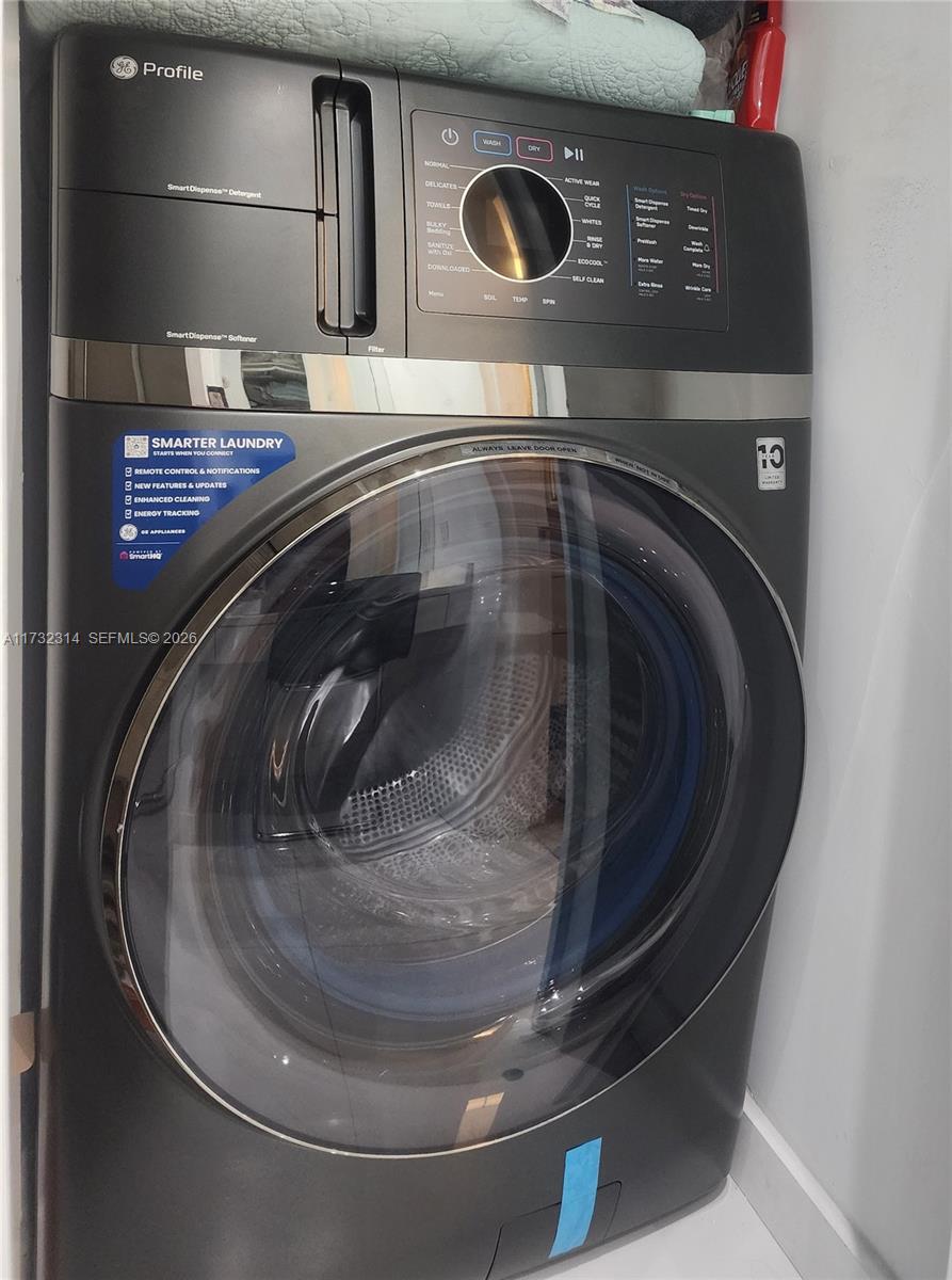 ALEXANDER TOWERS CONDO - Residential