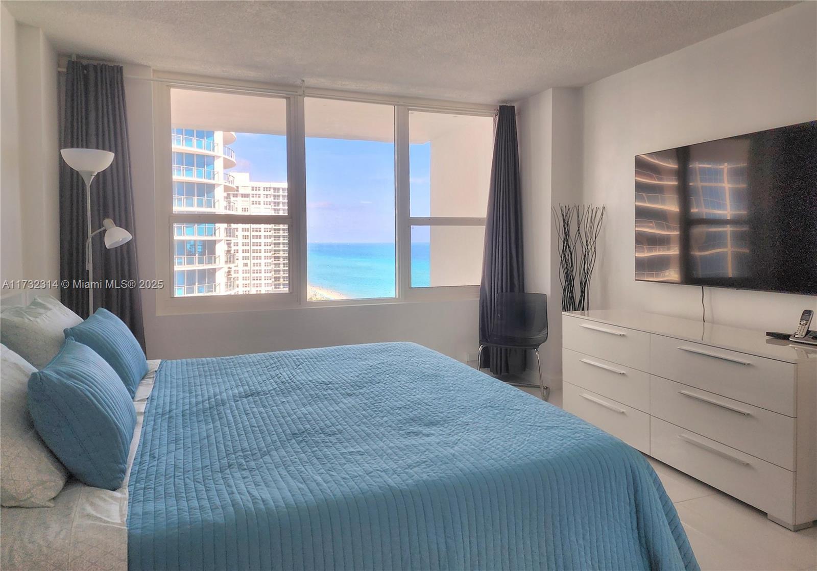 ALEXANDER TOWERS CONDO - Residential