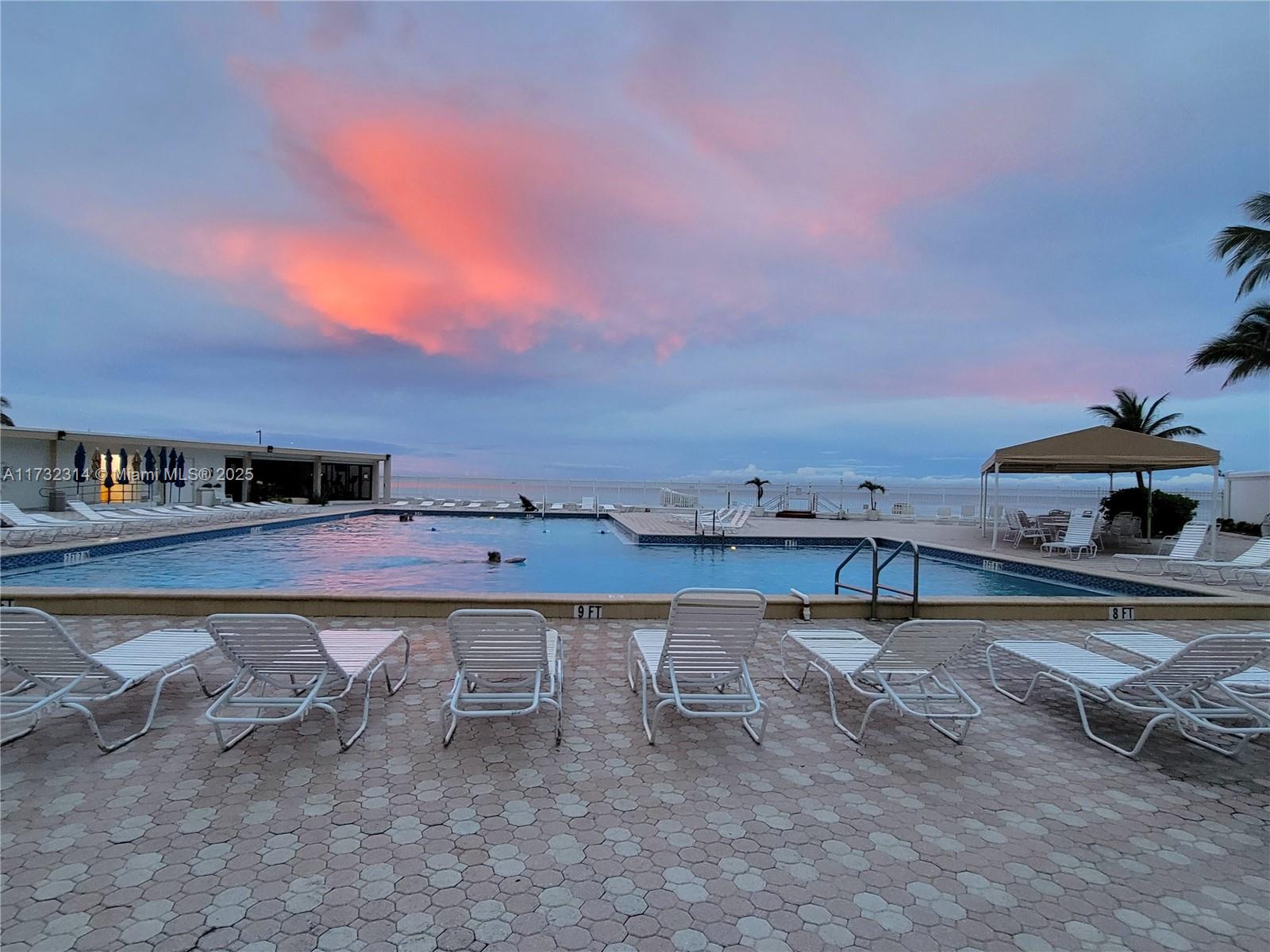 ALEXANDER TOWERS CONDO - Residential