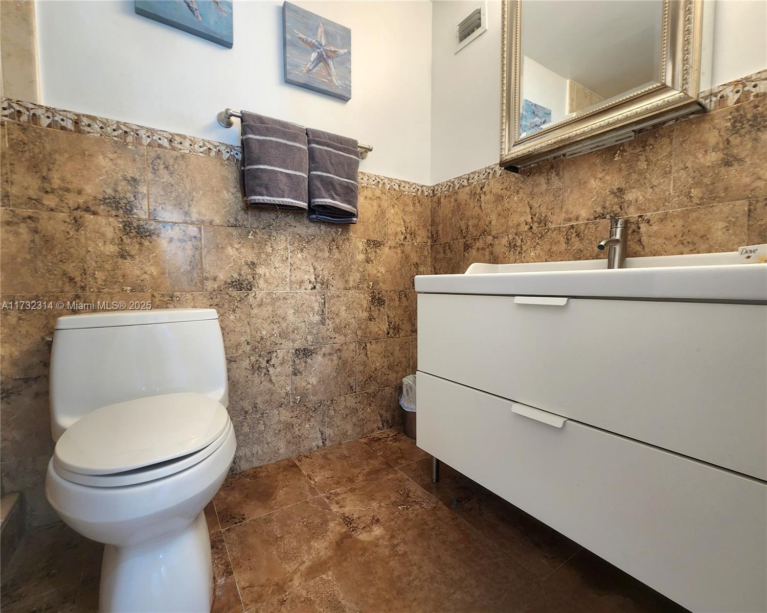 ALEXANDER TOWERS CONDO - Residential