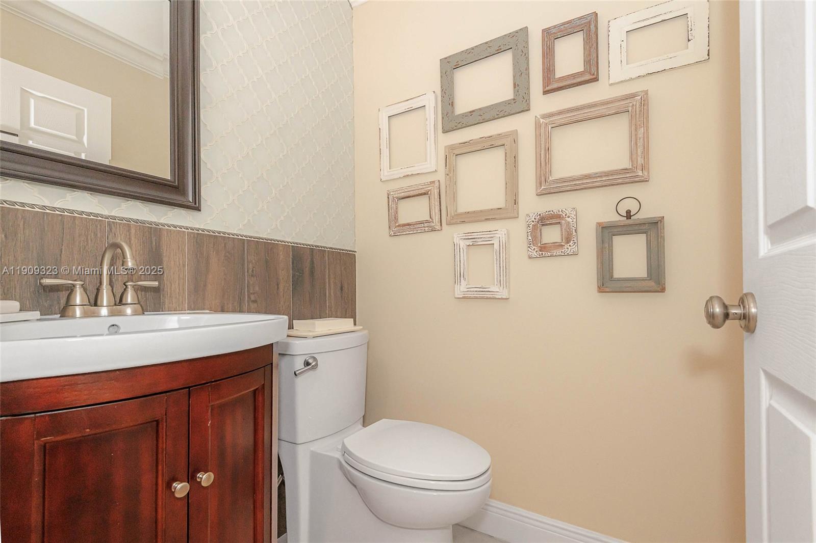 CHAPEL TRAIL II - Residential Lease