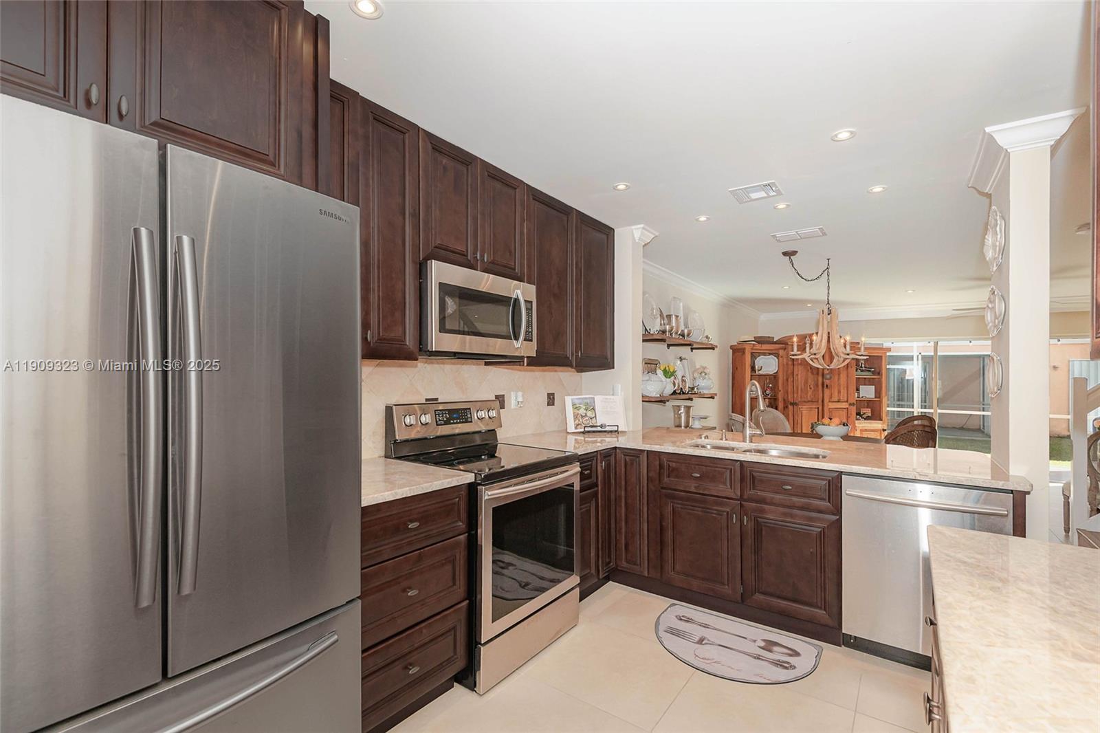 CHAPEL TRAIL II - Residential Lease