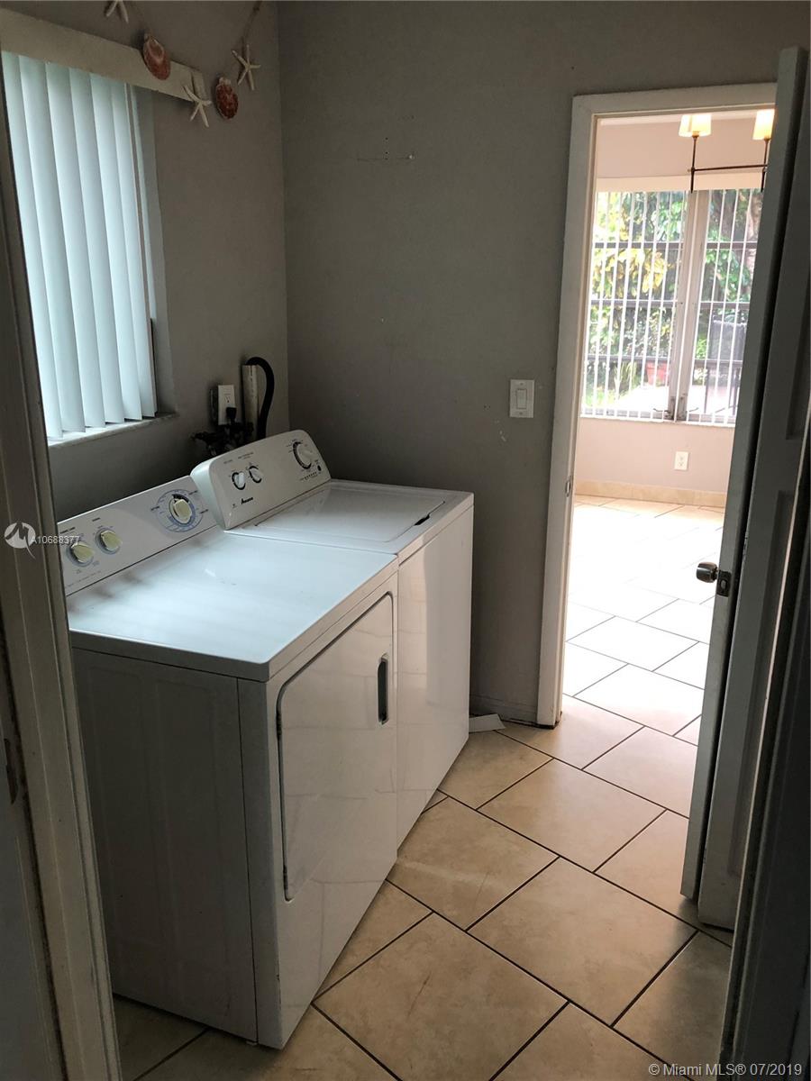 HOLLYWOOD HEIGHTS ADD SEC - Residential Lease