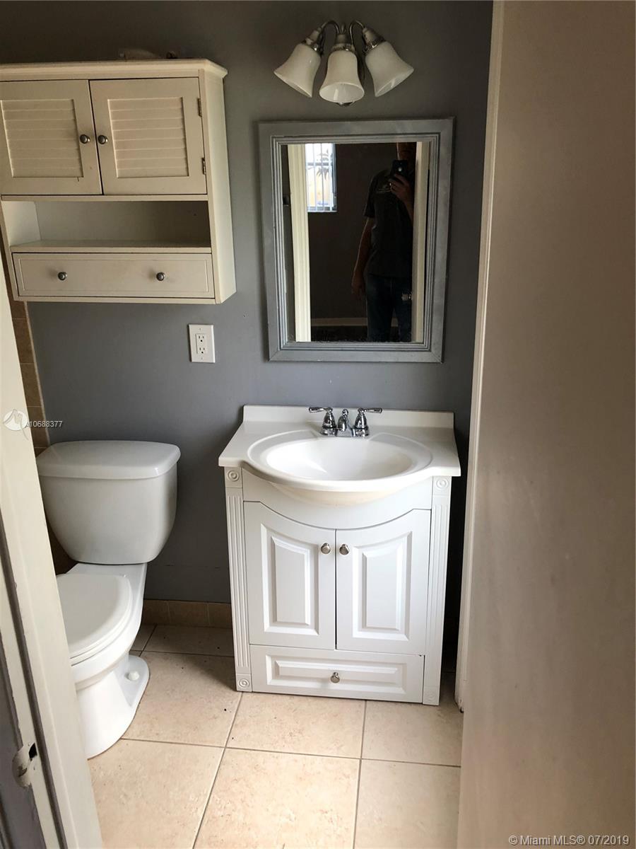 HOLLYWOOD HEIGHTS ADD SEC - Residential Lease
