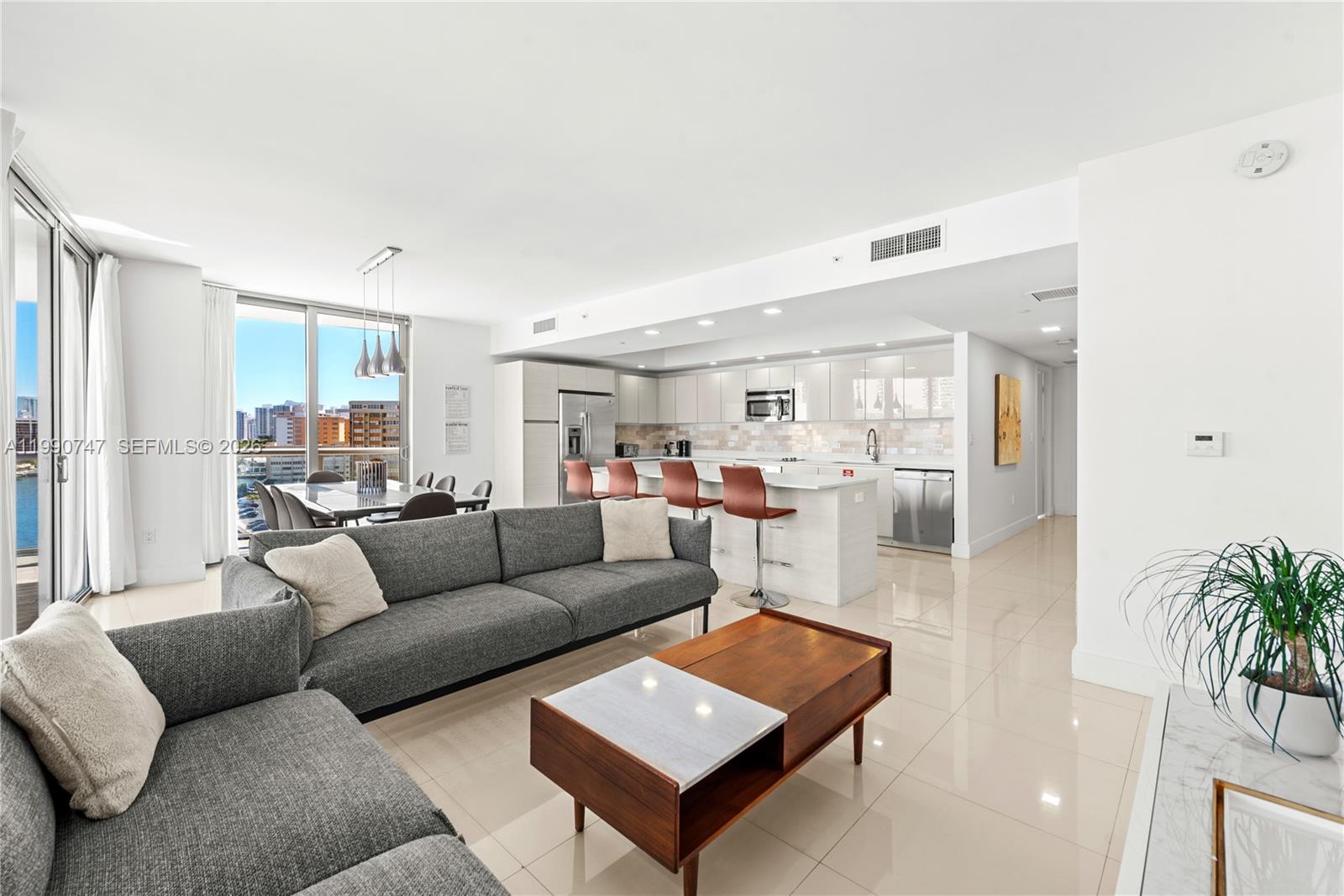 2600 E Hallandale Beach Blvd T1001