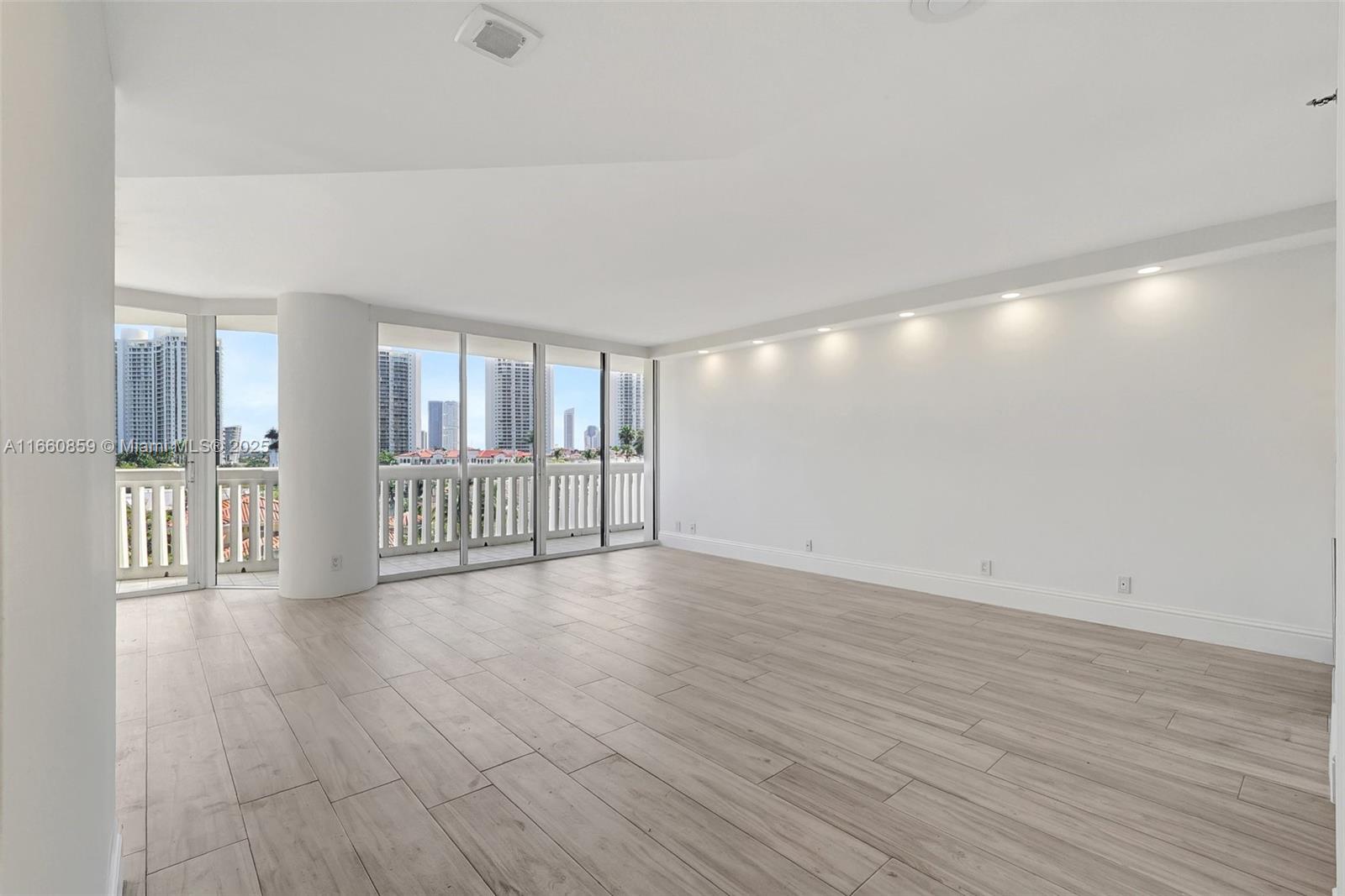 1000 Island Blvd 707