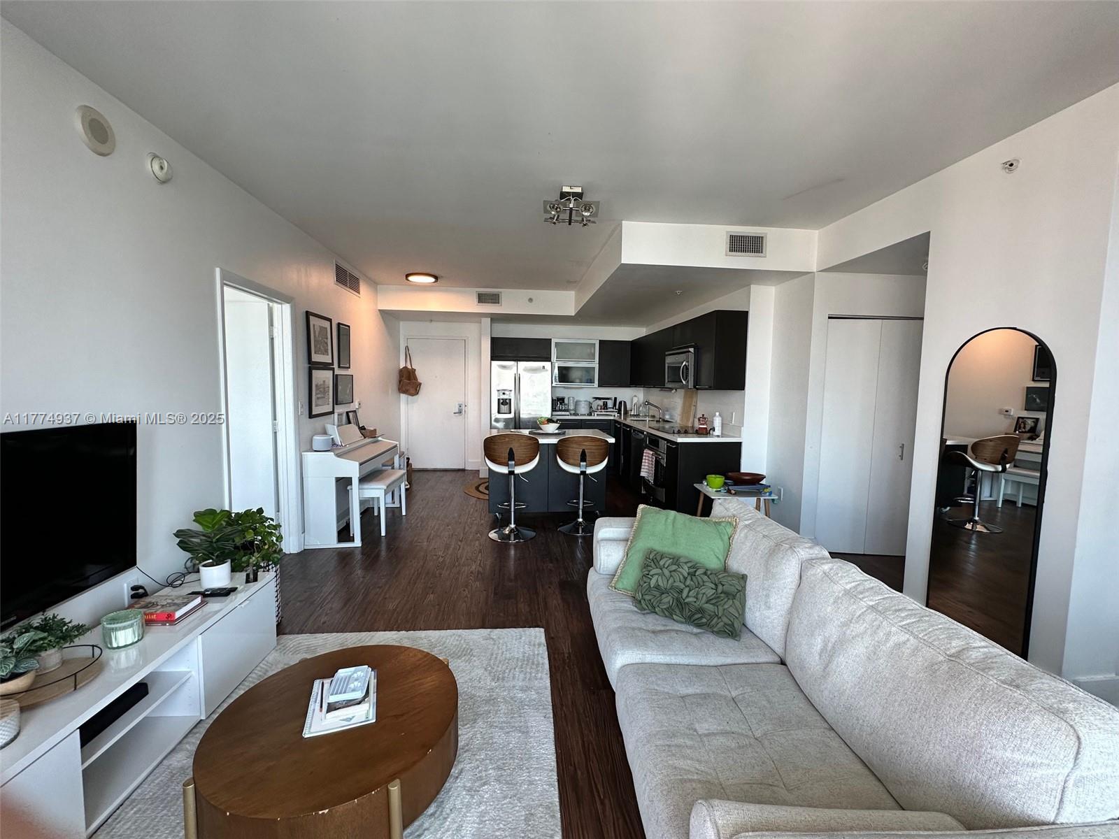 Rental Property at 90 Sw 3rd St 3107, Miami, Broward County, Florida - Bedrooms: 2 
Bathrooms: 2  - $3,700 MO.