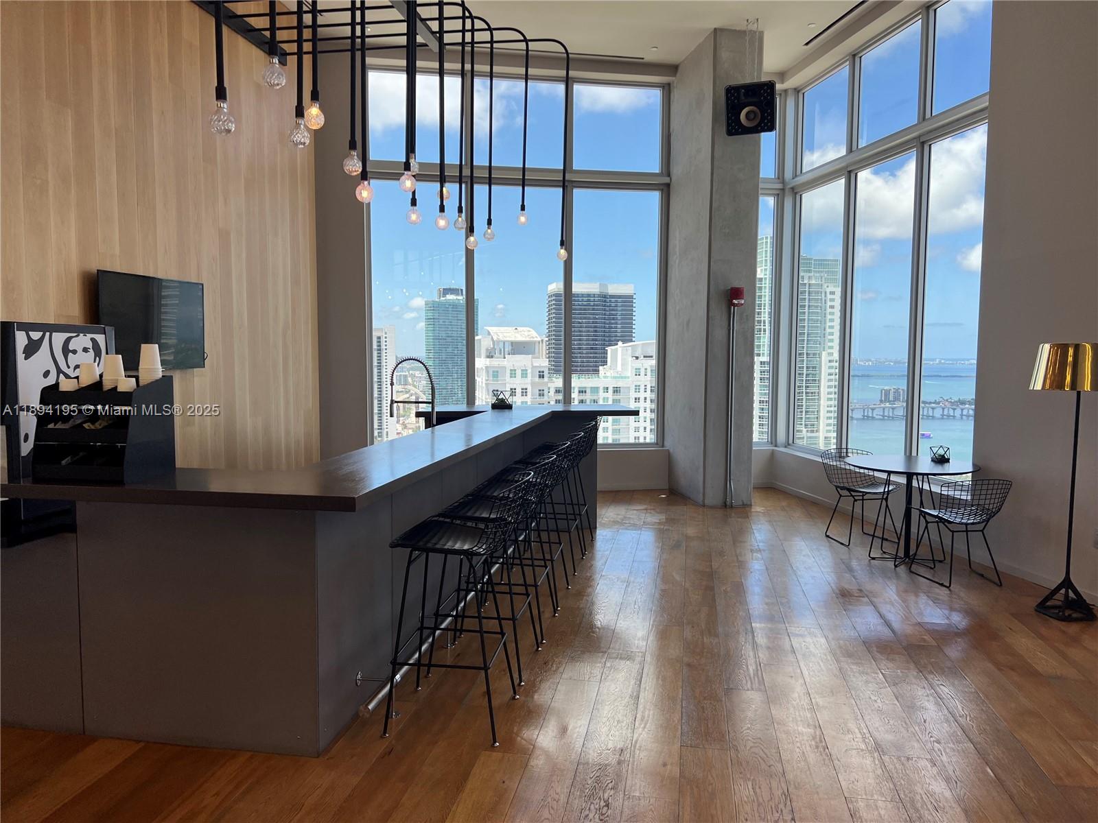 CENTRO CONDO - Residential