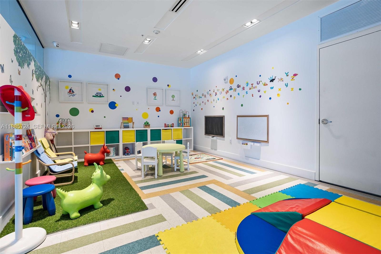 LE PARC AT BRICKELL CONDO - Residential