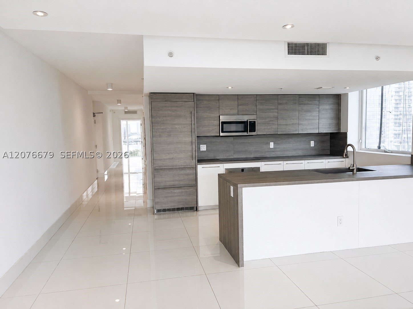 400 Sunny Isles Blvd 908