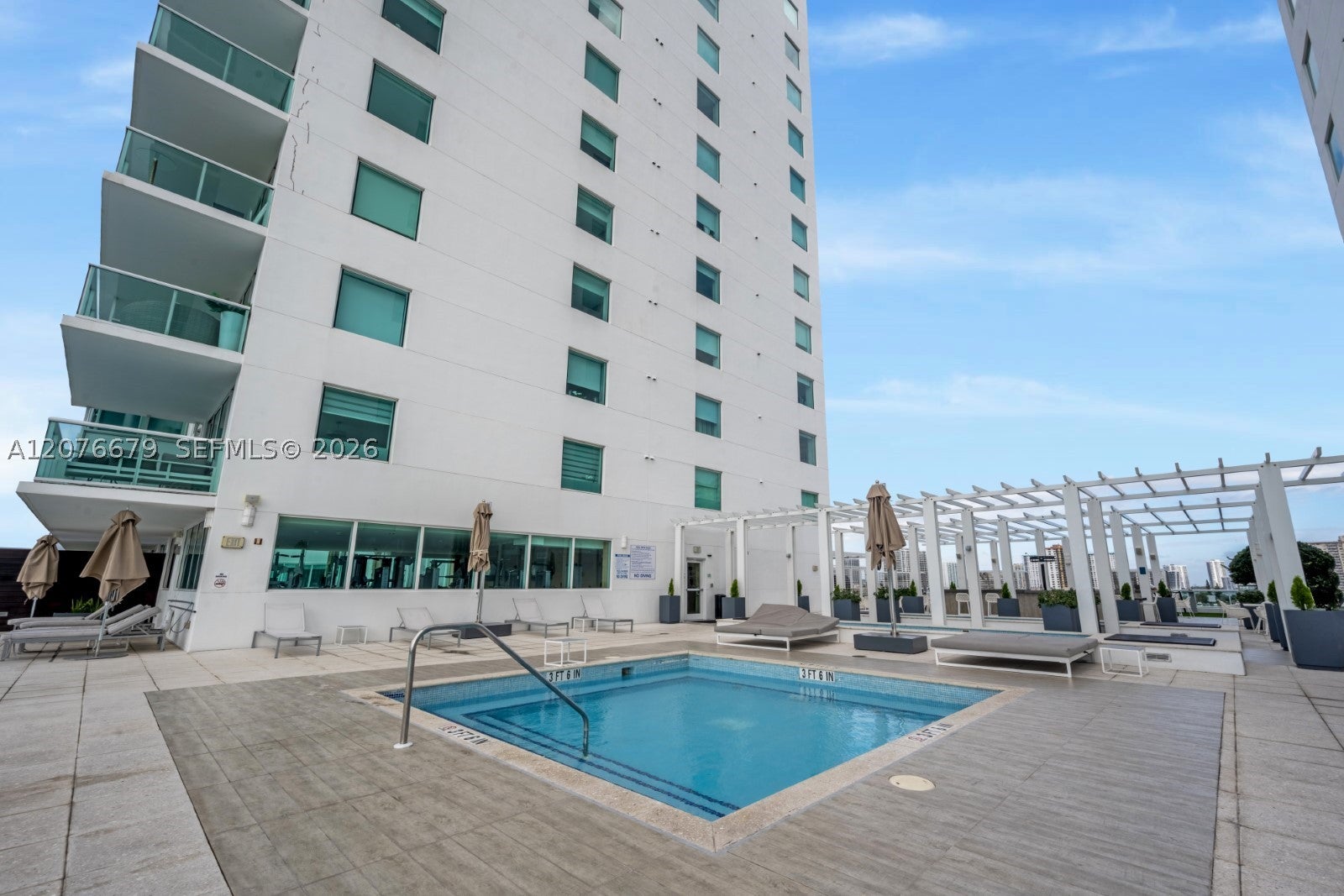 400 Sunny Isles Blvd 908