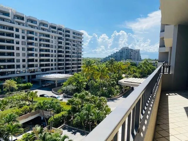 Key Biscayne, Florida 33149, United States, 2 Bedrooms Bedrooms, ,2 BathroomsBathrooms,Residential,Active,104910