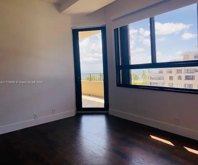 Key Biscayne, Florida 33149, United States, 2 Bedrooms Bedrooms, ,2 BathroomsBathrooms,Residential,Active,104910