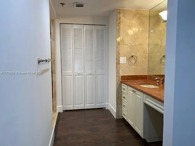 Key Biscayne, Florida 33149, United States, 2 Bedrooms Bedrooms, ,2 BathroomsBathrooms,Residential,Active,104910