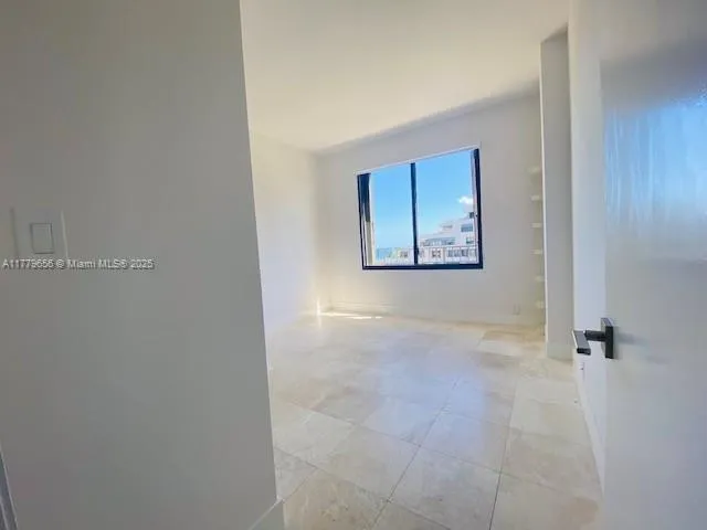 Key Biscayne, Florida 33149, United States, 2 Bedrooms Bedrooms, ,2 BathroomsBathrooms,Residential,Active,104910