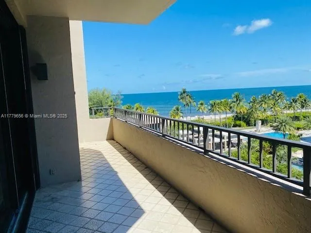 Key Biscayne, Florida 33149, United States, 2 Bedrooms Bedrooms, ,2 BathroomsBathrooms,Residential,Active,104910