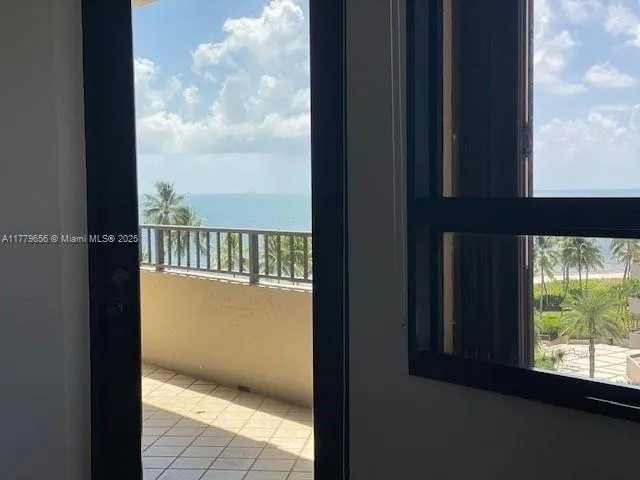 Key Biscayne, Florida 33149, United States, 2 Bedrooms Bedrooms, ,2 BathroomsBathrooms,Residential,Active,104910