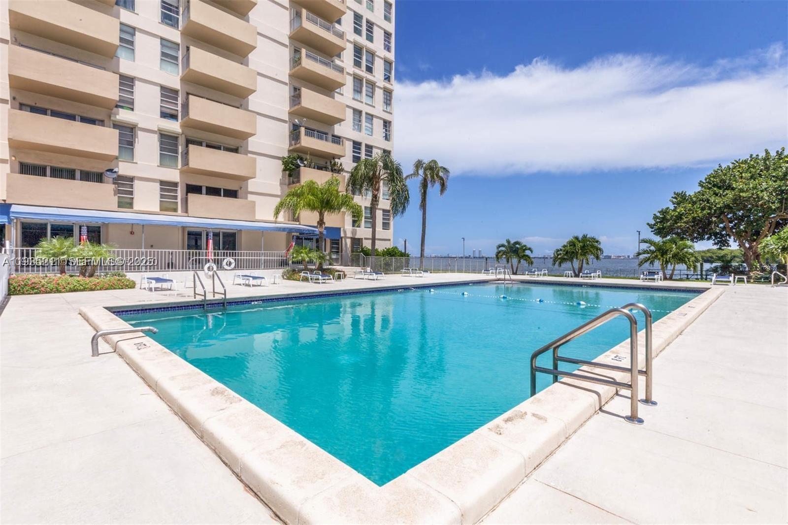 CLIPPER CONDO NO 1 - Residential