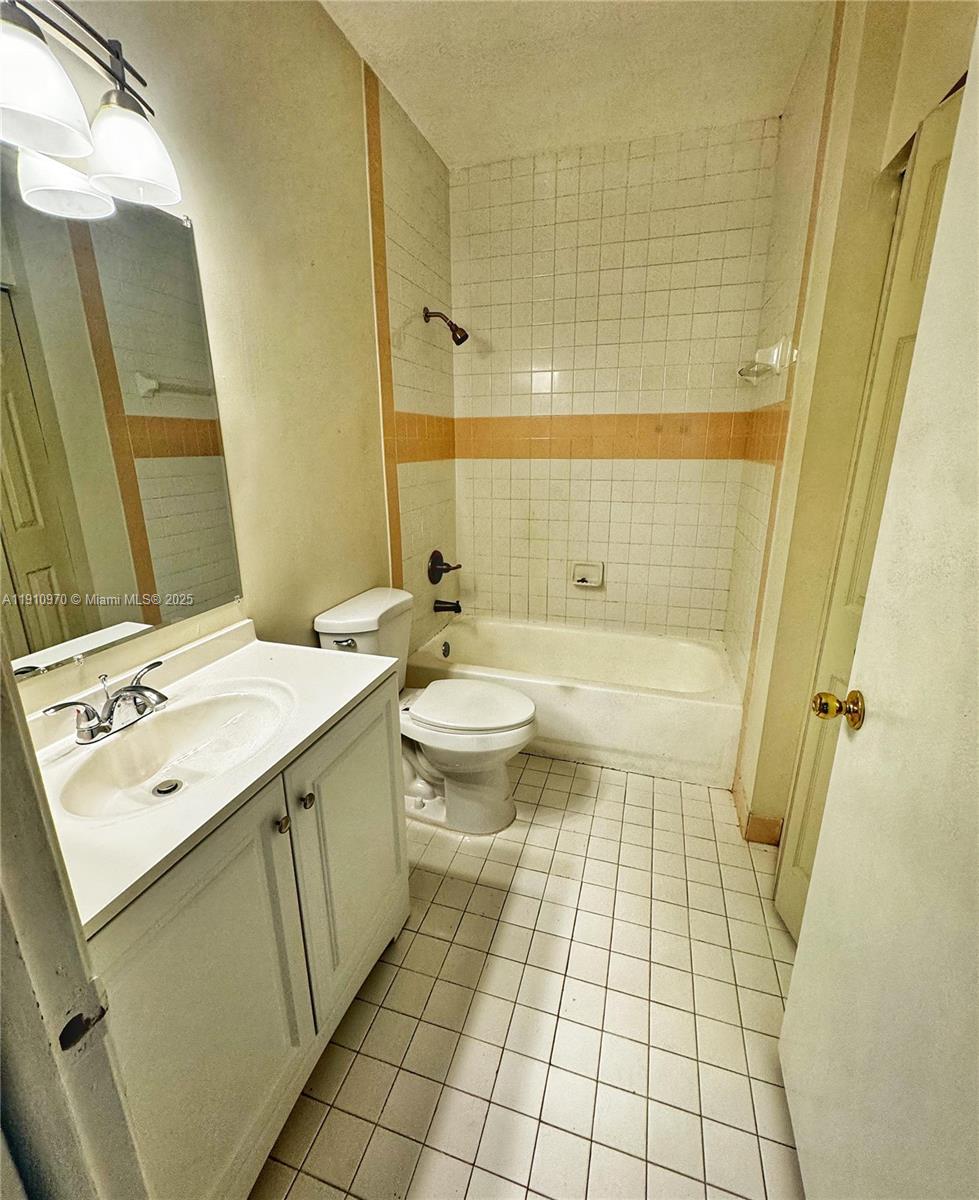 GARDENS OF SUNRISE CONDO - Residential