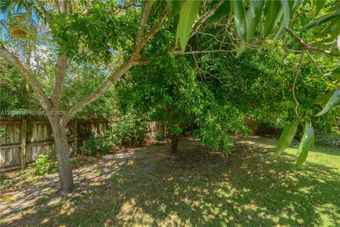 Tiny photo for 14590 SW 84th Ct, Palmetto Bay, FL 33158 (MLS # A12008446)