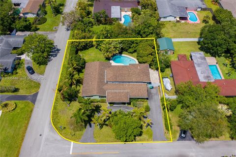 Photo of 14590 SW 84th Ct, Palmetto Bay, FL 33158 (MLS # A12008446)