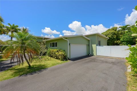 Tiny photo for 14590 SW 84th Ct, Palmetto Bay, FL 33158 (MLS # A12008446)