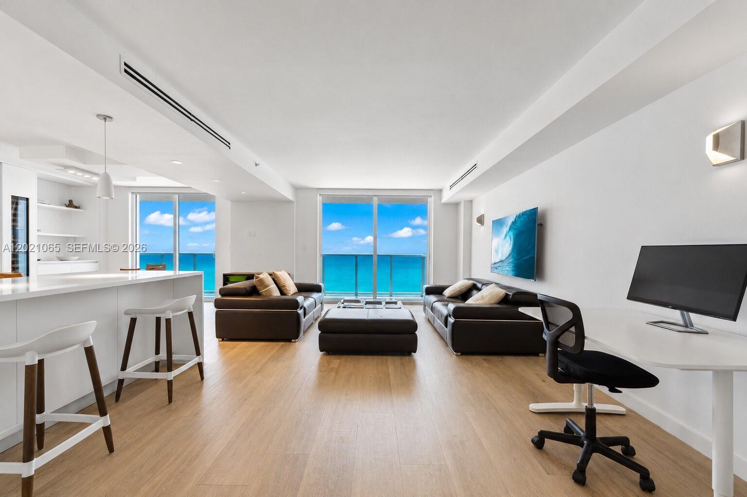 2457 Collins Ave 1703