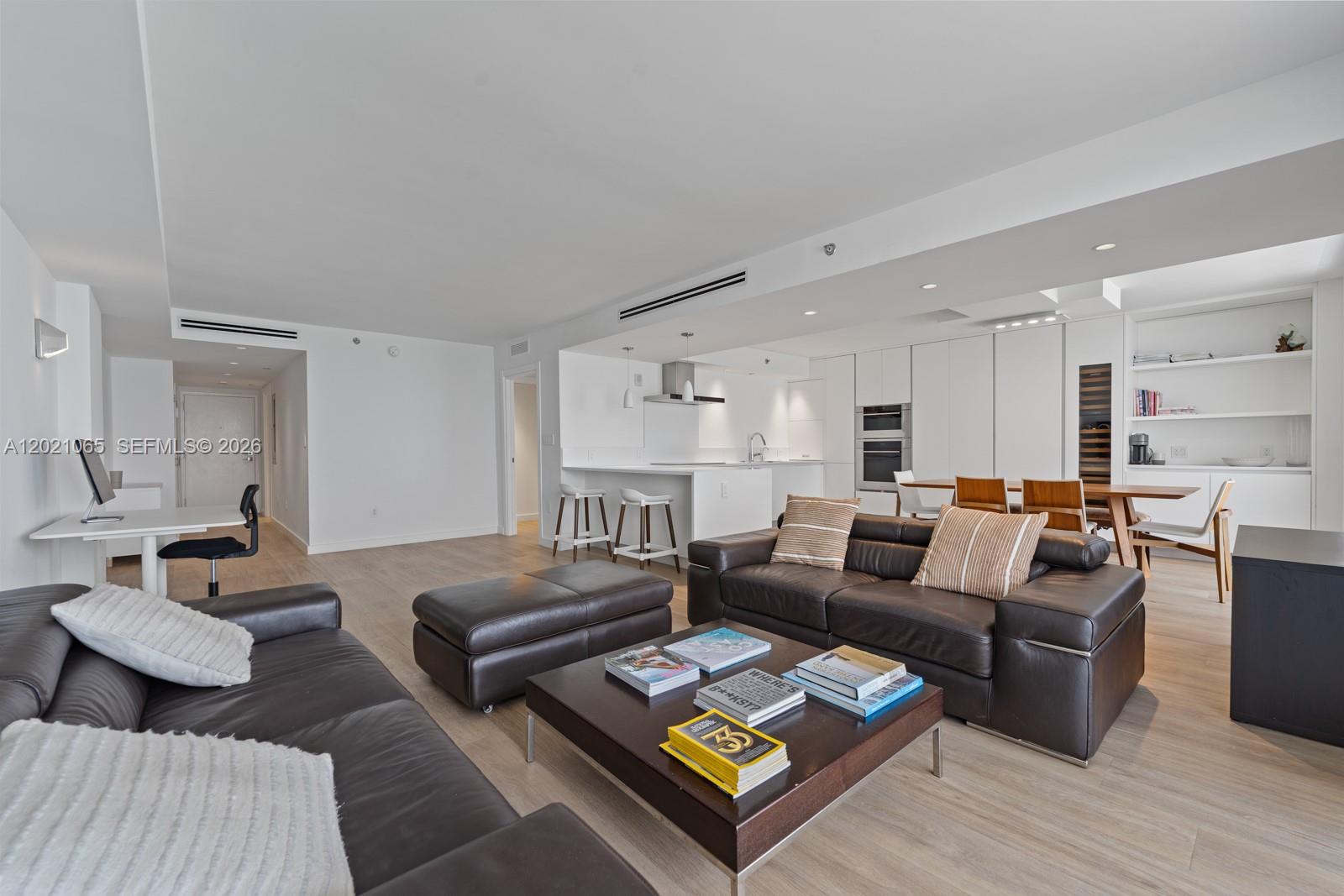 THE ROYAL CLUB CONDO - Residential