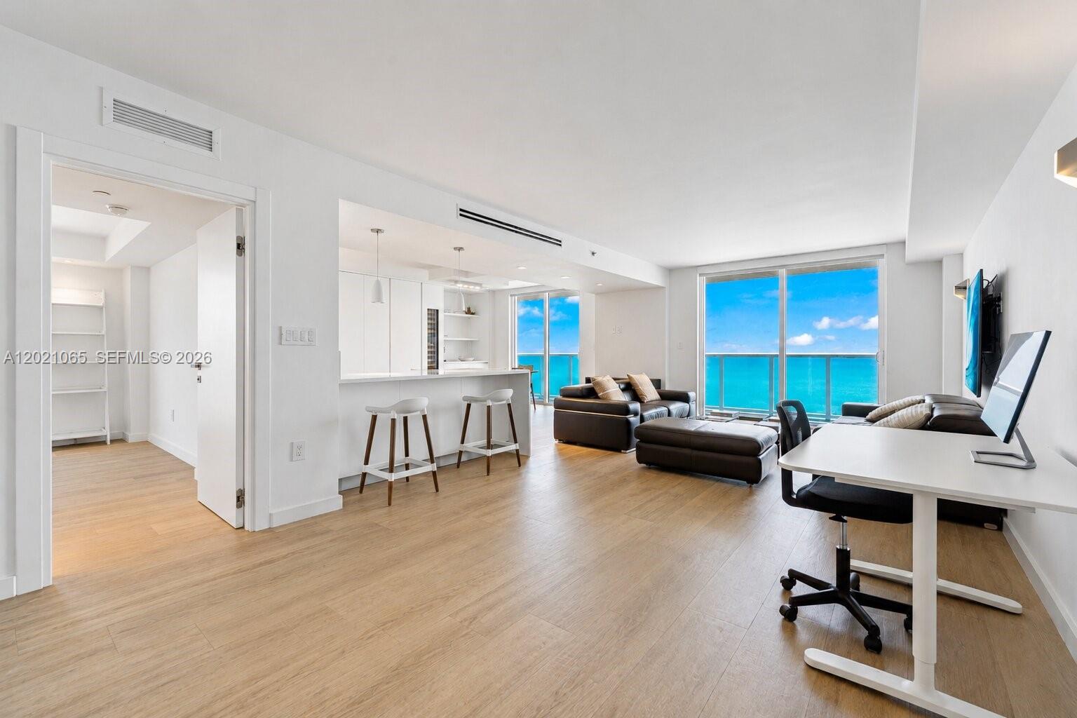 2457 Collins Ave 1703