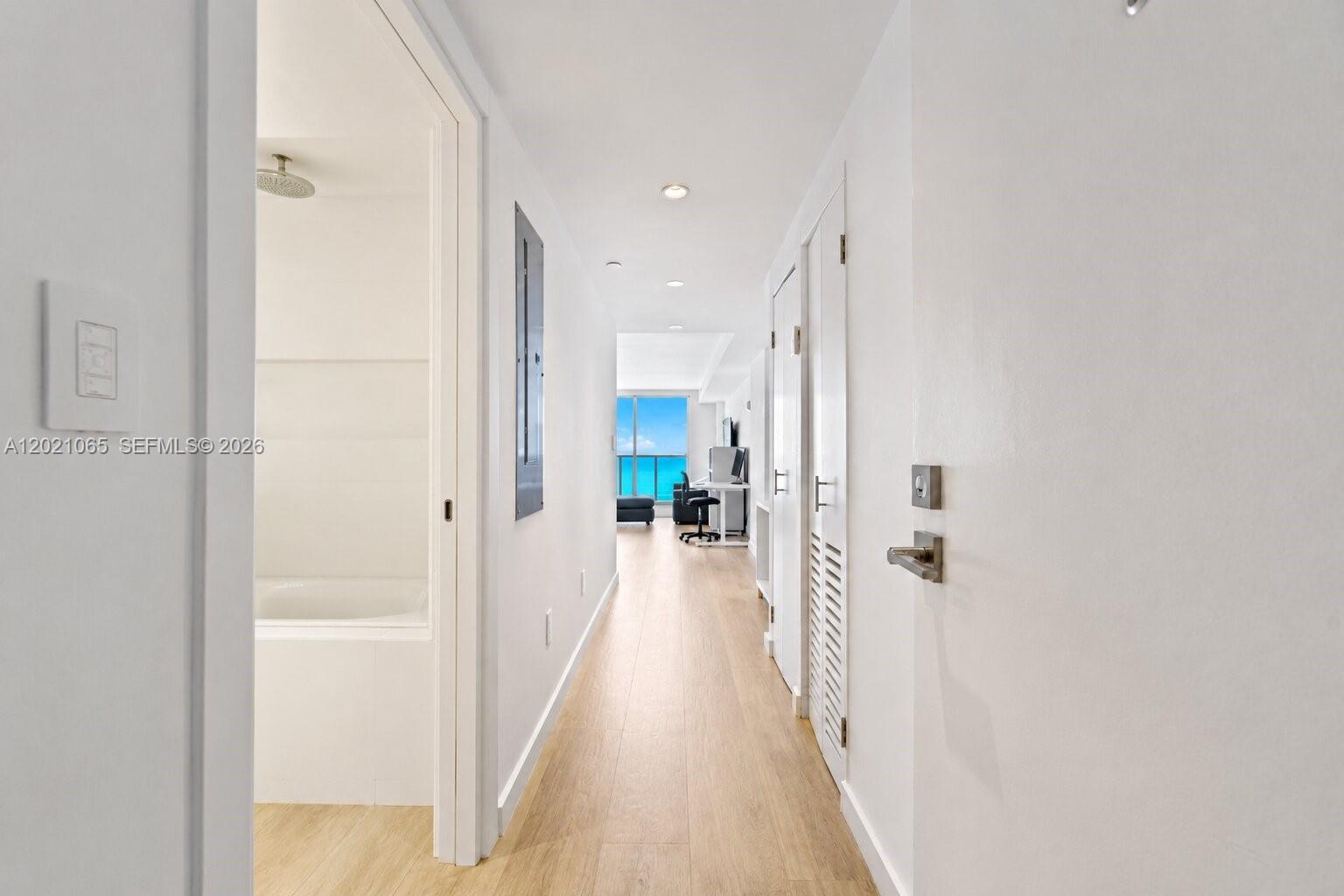 2457 Collins Ave 1703