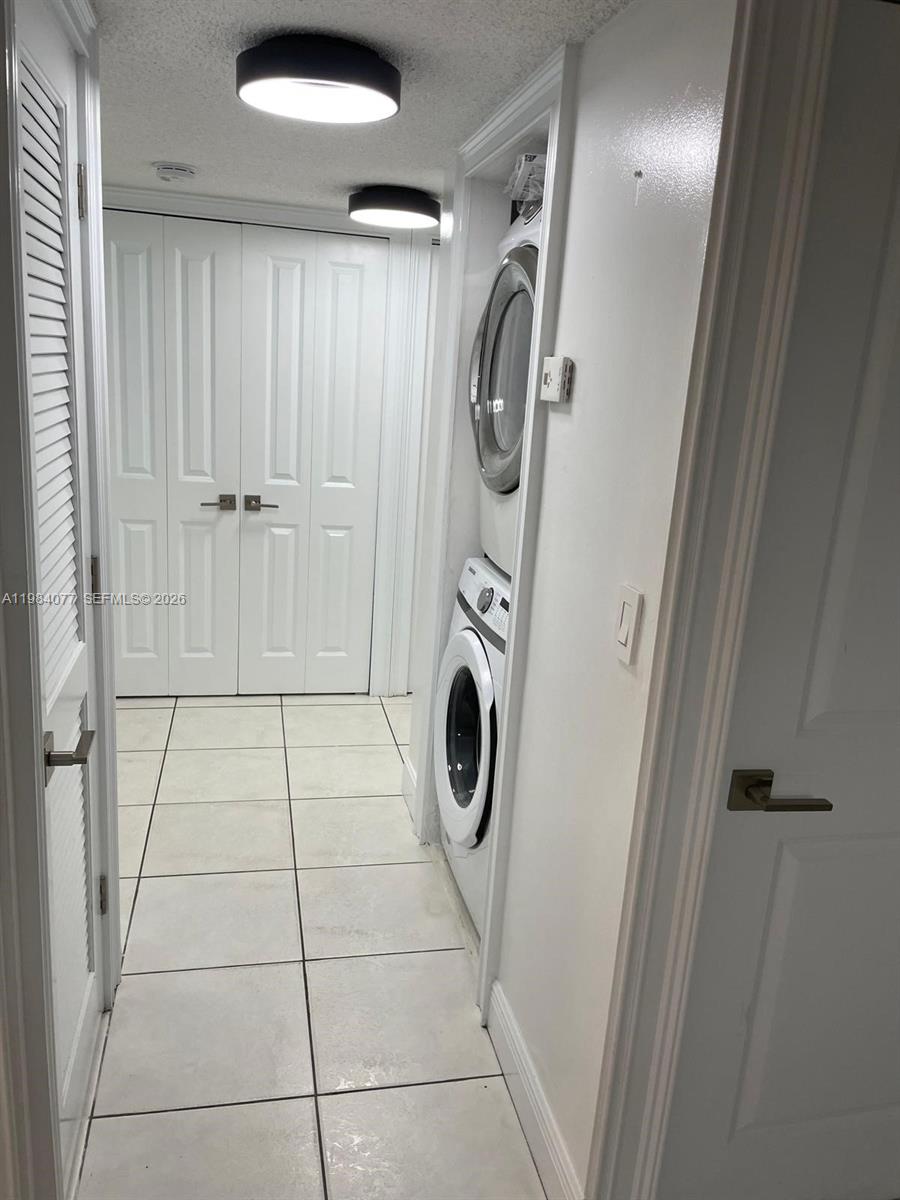 COUNTRY LANE CONDO #2 - Residential