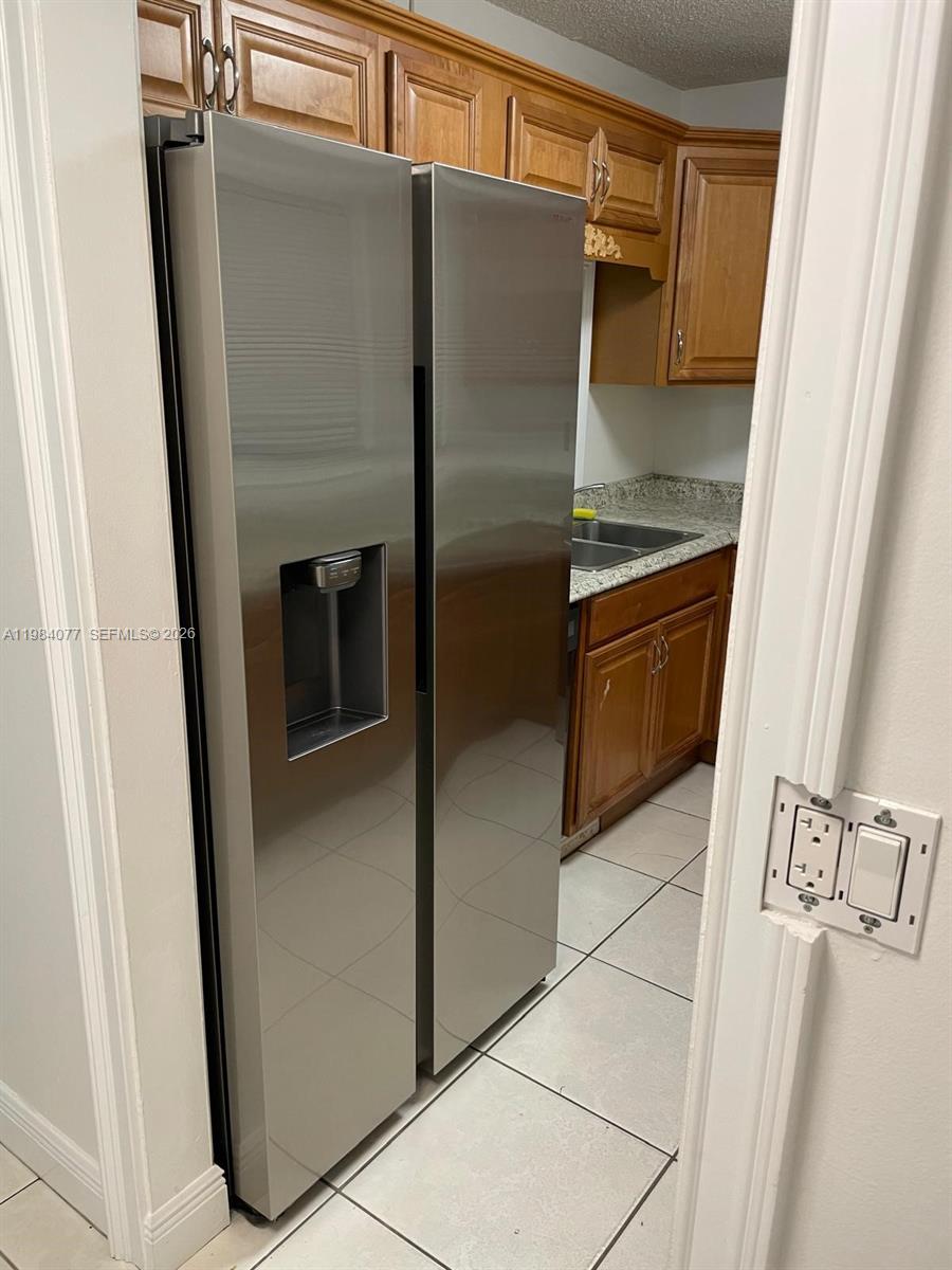 COUNTRY LANE CONDO #2 - Residential