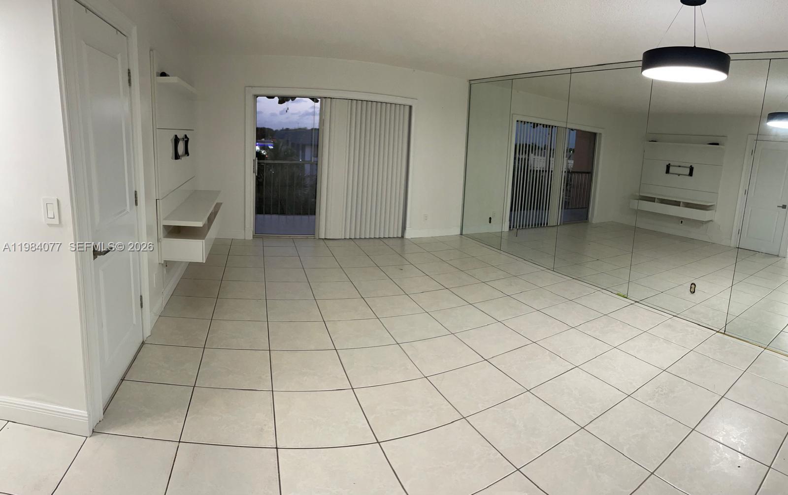 COUNTRY LANE CONDO #2 - Residential