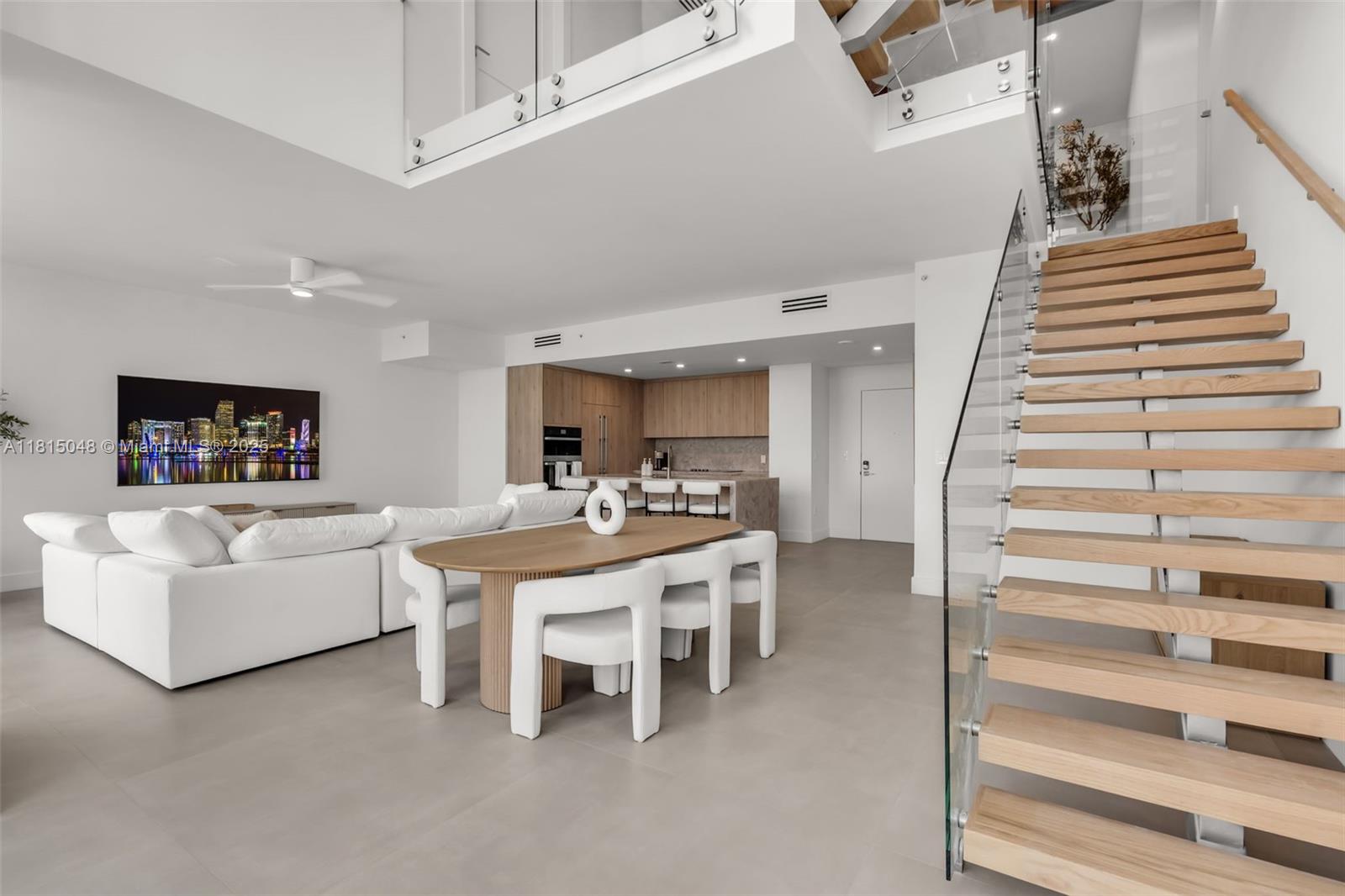 MINT CONDO - Residential