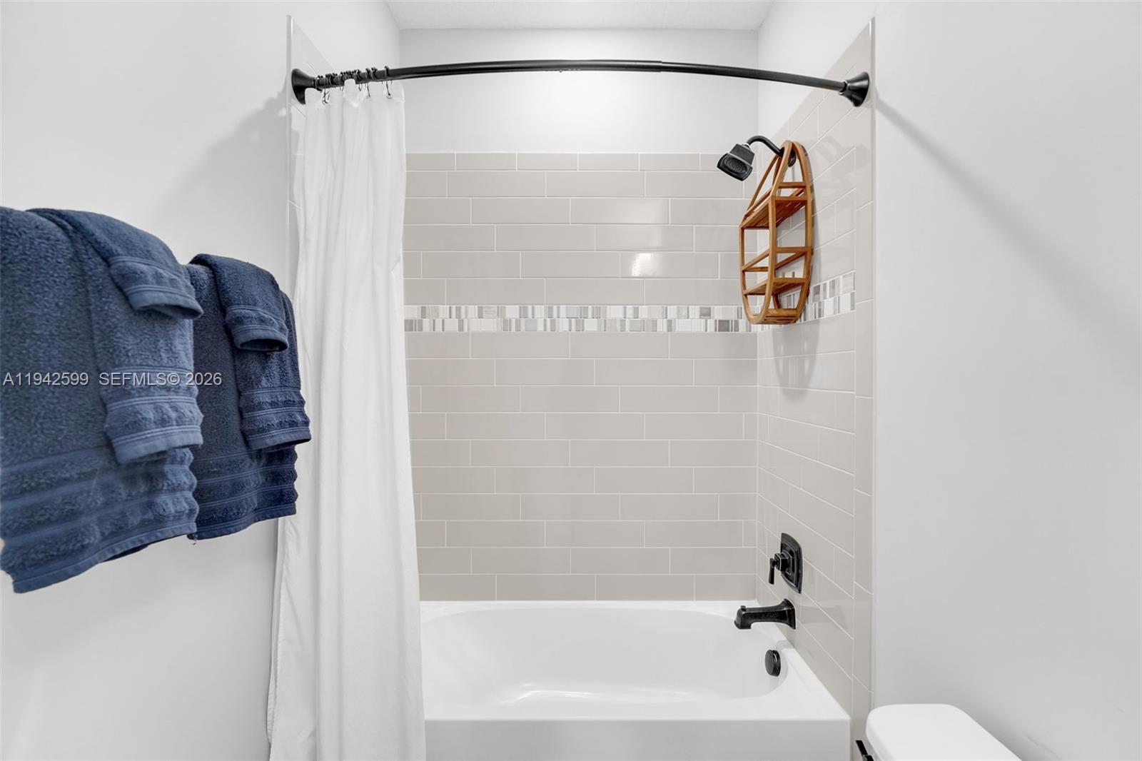 HILLCREST COUNTRY CLUB SO - Residential