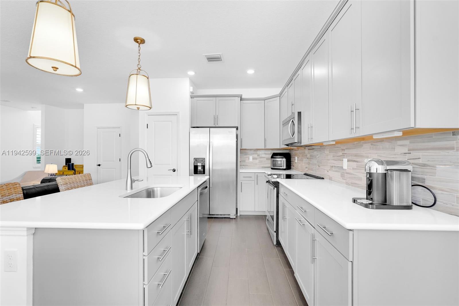 HILLCREST COUNTRY CLUB SO - Residential