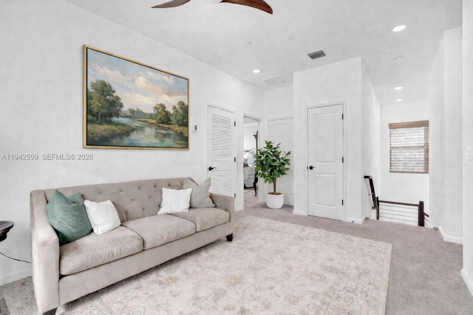 HILLCREST COUNTRY CLUB SO - Residential