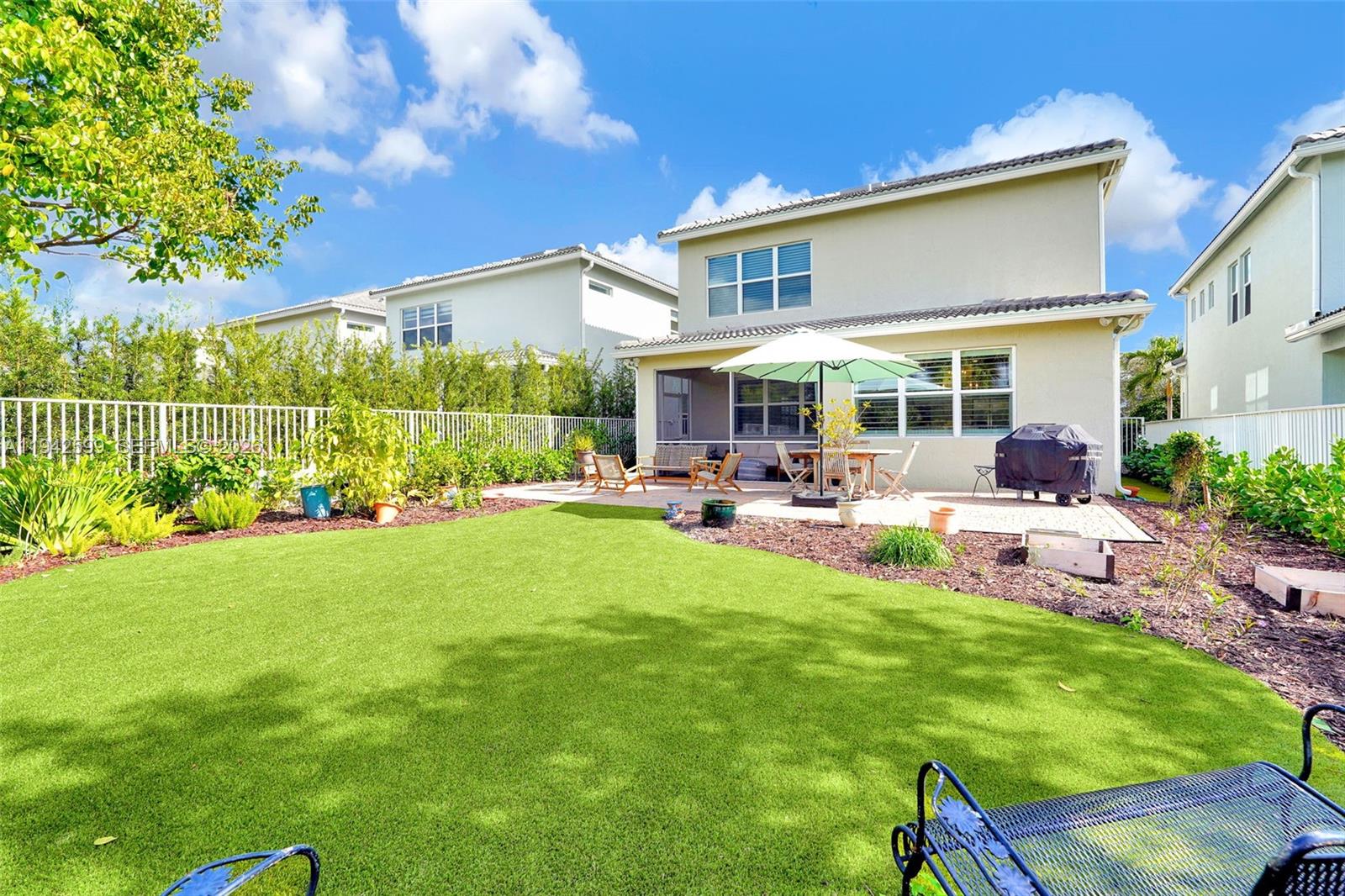 HILLCREST COUNTRY CLUB SO - Residential