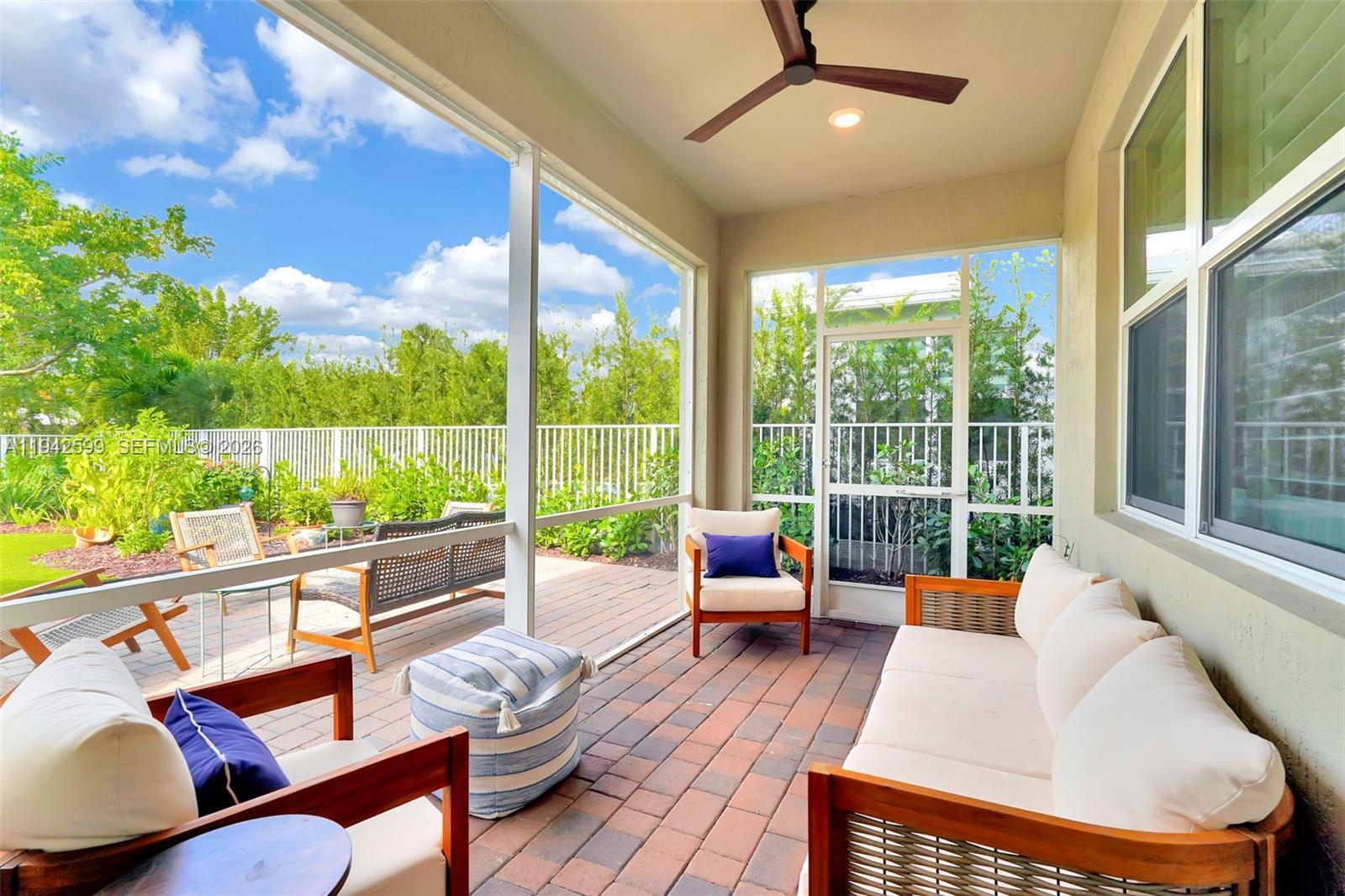 HILLCREST COUNTRY CLUB SO - Residential