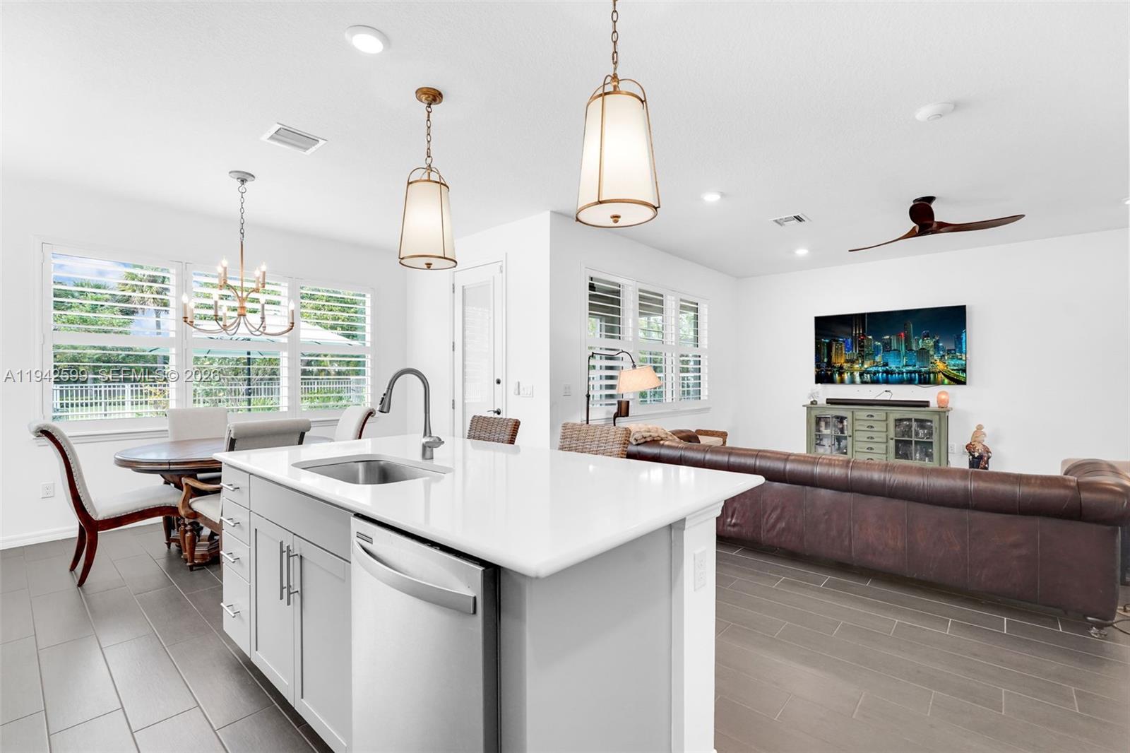 HILLCREST COUNTRY CLUB SO - Residential