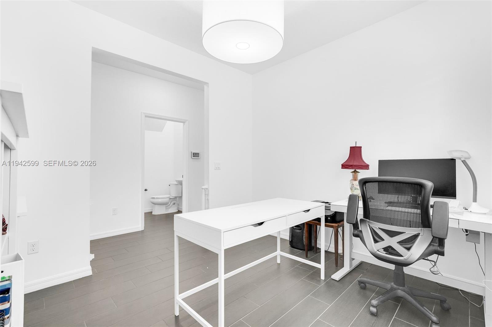 HILLCREST COUNTRY CLUB SO - Residential