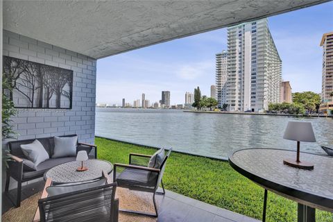 4000 NE 170 ST 106 Eastern Shores FL 33160